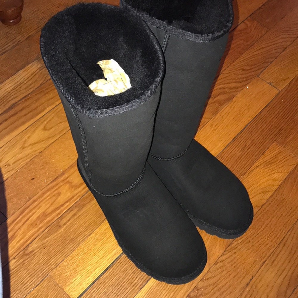 Black Uggs